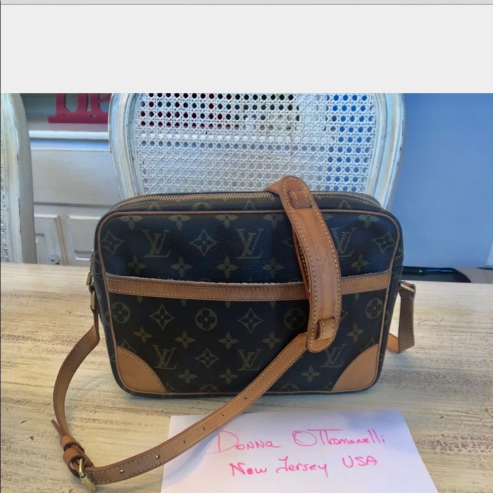 Louis Vuitton Trocadero 27 Crossbody Shoulder bag